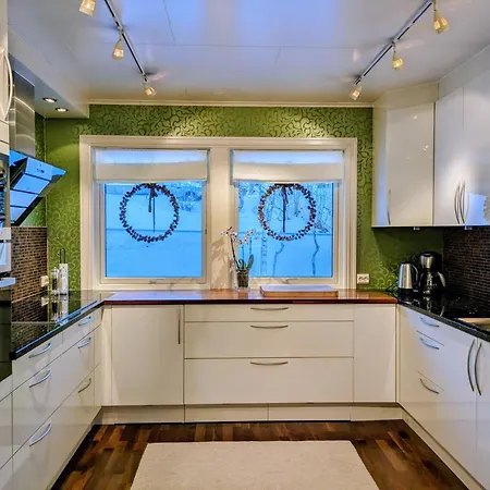 Hus Med Egen Strandlinje * Tromsø