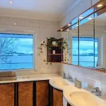 アパート Hus Med Egen Strandlinje トロムソ