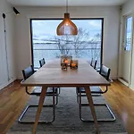 アパート Hus Med Egen Strandlinje トロムソ