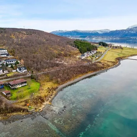 Hus Med Egen Strandlinje アパート トロムソ