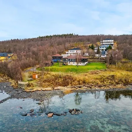 Hus Med Egen Strandlinje 트롬쇠