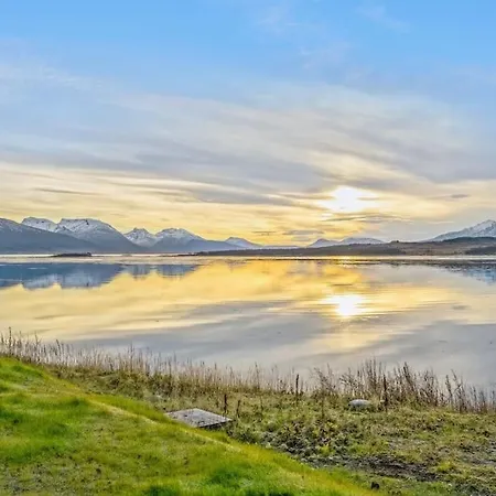 Hus Med Egen Strandlinje * 트롬쇠